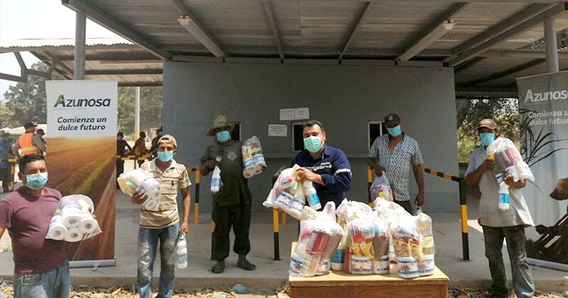 Azunosa entrega 2,100 bolsas de alimentos para beneficiar a colaboradores